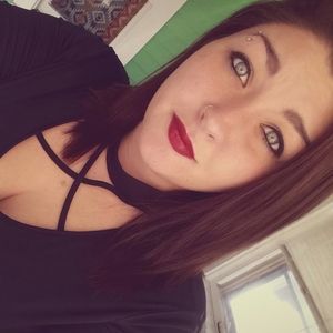 Meet your Posher, Breanna